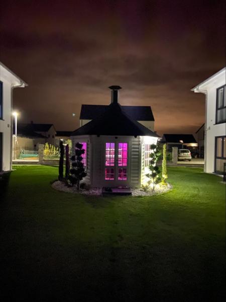 Weiße Grillkota Grillhaus Grillhütte Grillhaus Winter Garten Laube 9.2 m² Kota